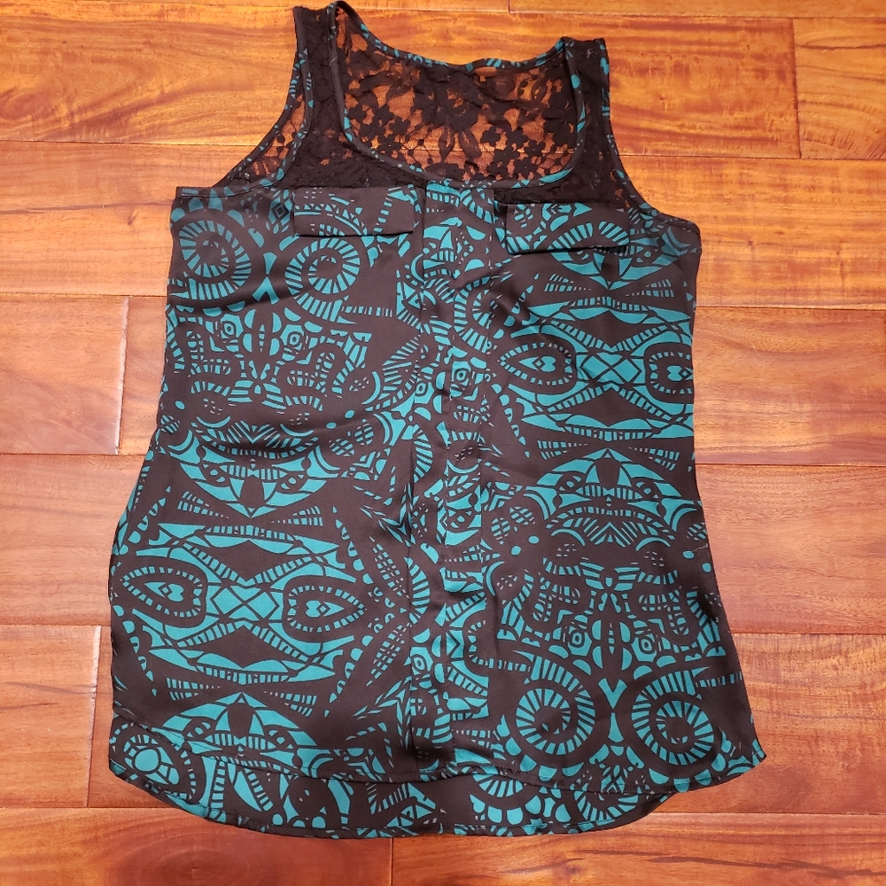 Express blouse with lace accent and faux pockets